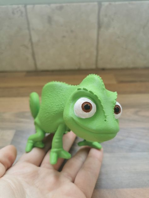 3d Printed Disney, 3d Print Disney, Disney 3d Printing Ideas, Pascal From Tangled, 3d Printing Diy, 3d Printed Objects, 3d Printer Projects, Figure Statue, 3d Printing Projects