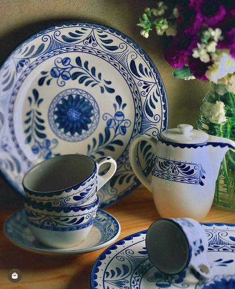 🚨 USE CODE: COLORES4ME Mexican TALAVERA Porcelain Dinnerware: Blue OR Black Style? . VIVÁ MÉXICO 🇲🇽♥️‼️‼️ . . #mexico #mexico🇲🇽 #vivamexico #mexicanfood #tequila #mezcal #mexican #mexicano #mexicana #coloresdecor #tableware #cheflife #visitmexico #visitamexico #travel #mexicanculture #méxico #mexique #oaxaca #sanmiguel #talavera #dinnerware #vajilla #cocinamexicana #enchiladas #tacos #chilesennogada #fajitas #nachos #carneasada Blue Mexican Aesthetic, Talavera Dinnerware, Talavera Kitchen, Modern Mexican, Mexican Home, Mexican Talavera, Visit Mexico, Porcelain Dinnerware, Carne Asada