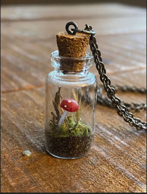 Glass Bottle Necklace, Cottagecore Nature, Tiny Glass Jars, Small Glass Jars, Tiny Jars, Terrarium Necklace, Diy Jewelry Inspiration, Clay Crafts Air Dry, Bottle Necklace