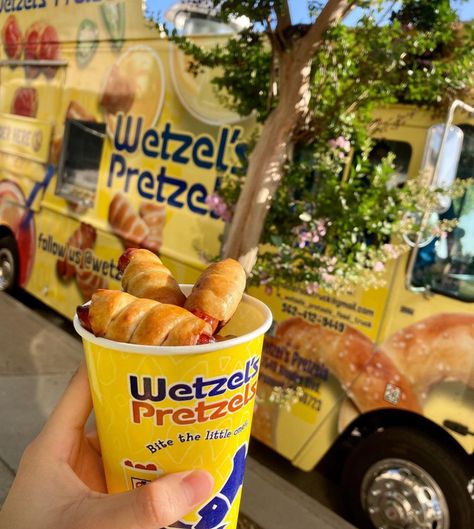 Pretzel Food Truck, Wetzels Pretzels, Wetzel Pretzel, Vendor Ideas, Midnight Cravings, Pretzel Cheese, Best Food Trucks, Portable Food, Delicious Burgers