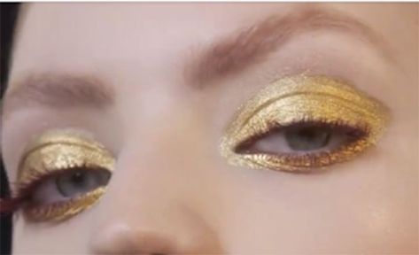 Dior Makeup, Metalic Gold Eyeshadow Makeup Without Eye Makeup, Makeup Definition, Makeup 80s, Makeup Chart, Makeup Glasses, Makeup Names, Makeup Charts, Makeup Pics, Makeup Over 50