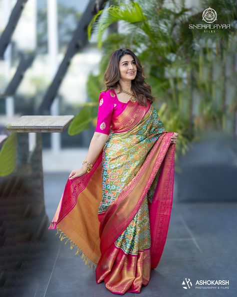 Radiating timeless elegance, @realactress_sneha stuns in Snehalayaa Silks' saree, a fusion of tradition and modern allure. With a contrasting blouse, the ensemble captures the essence of classic charm intertwined with contemporary grace. Photography @ashokarsh Blouse @geetuhautecouture Jewelry @jcsjewelcreations Makeup & hair @vijiknr #silksarees #sareelove #kanchivaramsaree #beautifulsaree #ikkatsarees #ikkatsilksaree #snehalayaasilks Traditional Pattu Saree, Unique Silk Saree, Saree With Blouse, Trending Pattu Sarees, Silk Saree Designs, Sarees Wedding, Sneha In Pattu Saree, Marrage Dress, Model In Saree Photography