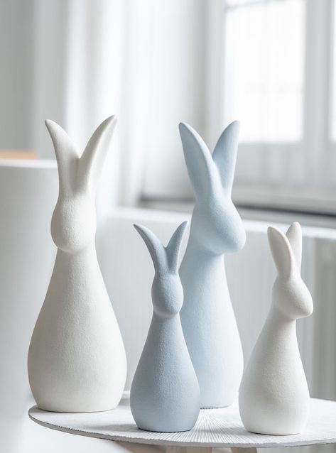 Air Dry Clay Rabbit, متحف فني, Easter Pottery, Bunny Statue, Rabbit Sculpture, Sculpture Art Clay, Air Dry Clay Projects, Ceramic Bunny, Clay Crafts Air Dry