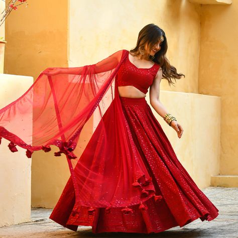 The Lehenga Edit: Celebrity-Inspired Styles For Your Next Event - ShaadiWish Red Lehnga Dress Indian, Red Choli Designs, Bunaai Lehenga, Red Dress For Wedding Bridesmaid, Red Lehanga Outfits Simple, Red Choli Lengha, Red Chikankari Lehenga, Half Sleeve Lehenga, Red Crop Top Lehenga