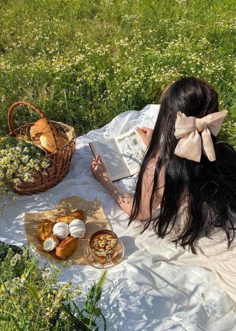 Picnic Date Food, Picnic Photo Shoot, Picnic Pictures, Picnic Photography, Mini Dress Vintage, Picnic Inspiration, Garden Picnic, Picnic Birthday, Picnic Date