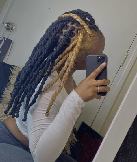 Hoop Hairstyles, Loc Knots, Color Locs, Dreadlocks Hairstyle, 4c Natural Hairstyles Short, Dyed Dreads, Colored Locs, Traditional Locs, Short Hair Twist Styles