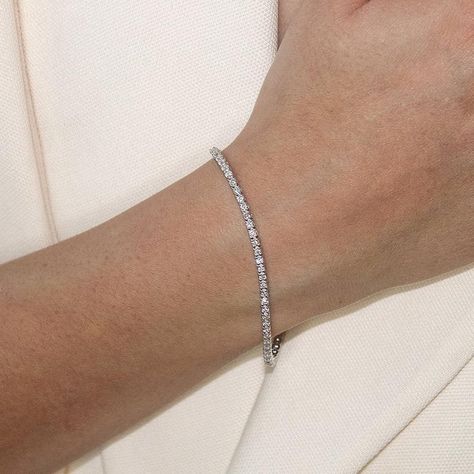 Small Tennis Bracelet, Tennis Bracelet Aesthetic, Tenis Bracelet, Jewelry Goals, Jewellery Shoot, Sell Jewelry, 14k Rose Gold Bracelet, Bracelet Diamond, Jewelry Photoshoot