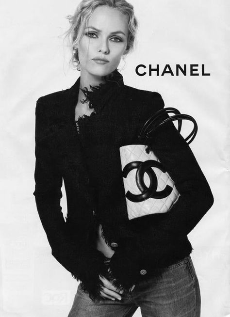 Chanel models | The Coco Chanel Legacy Chanel Ad, Moda Chanel, Mode Chanel, Vanessa Paradis, Chanel Jacket, Chanel Couture, Estilo Chic, Chanel Fashion, Classy And Fabulous