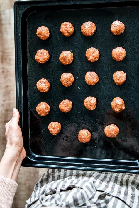 Oven Baked Mini Meatballs, Mini Meatballs Recipe, Oven Meatballs, Homemade Meatballs Easy, Oven Baked Meatballs, Baked Meatball Recipe, Homestead Recipes, Savory Meatballs, Baked Meatballs