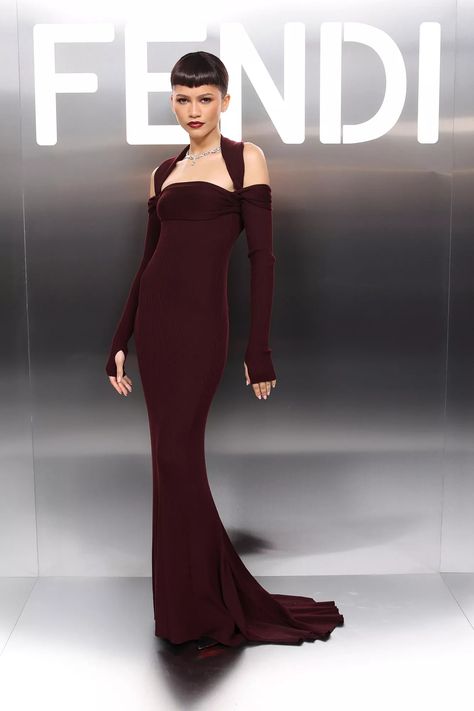 Zendaya Continues to Rock Short Bangs at Fendi Show: See Her Bold Look Fendi Gown, Zendaya Red Carpet Looks, Fendi Haute Couture, Burgundy Gown, Fendi Dress, Zendaya Outfits, Baby Bangs, Zendaya Style, Short Bangs