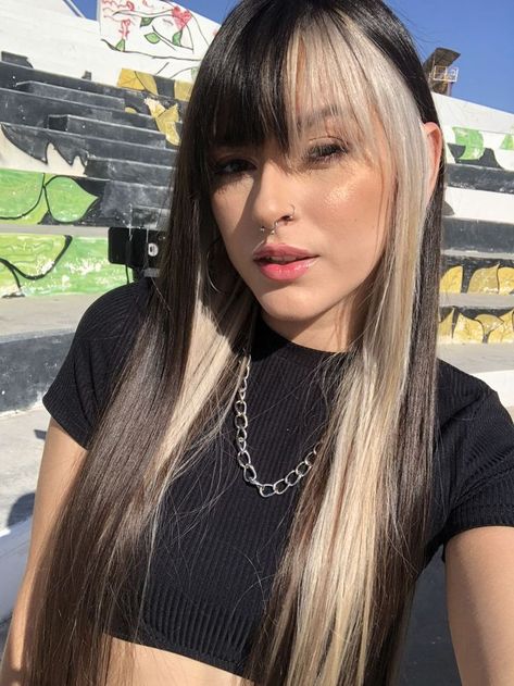 Hair Bleach Ideas For Brunettes, Half Blonde Half Black Hair With Bangs, Half Blonde Bangs Dark Hair, Black Two Tone Hair, Natural Color Blocking Hair, Dark Hair Money Piece Bangs, Brown And Blonde Hair With Bangs, One Blonde Streak In Dark Hair, White Bangs Black Hair