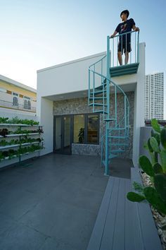 Roof terrace Balcony Ideas House, Spiral Stair, Home Designs Exterior, Stair Design, Building Stairs, Terrace Garden Design, Terrace Decor, Rooftop Terrace Design, Rooftop Design