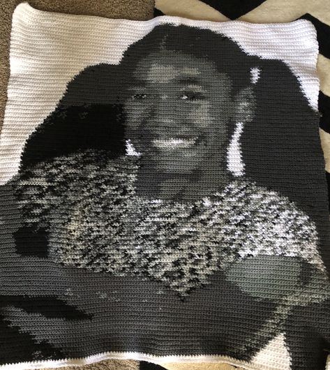 A crochet photo pattern piece one of my customers crocheted for one of HER customers. She'll frame it in a shadow box. Picture Crochet Patterns, Crochet Portrait, Photo Tapestry, Photo Portraits, Pixel Crochet, Photo Pattern, Crochet Market Bag, Freeform Crochet, Year 3