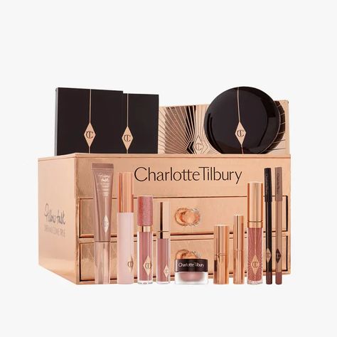 Charlotte Tilbury Pillow Talk, Charlotte Tilbury Makeup, Rose Gold Gifts, Rose Gold Makeup, Makeup Sets, Magical Makeup, Makeup Gift Sets, Gold Makeup, Chic Pillows