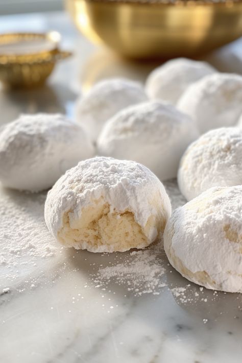 Condensed Milk Snowballs, Snowballs Recipe, Sweetened Condensed Milk Recipes, Fudge Recipes Chocolate, Condensed Milk Recipes, Creative Snacks, Snowball Cookies, Recipes Chocolate, Quick Desserts