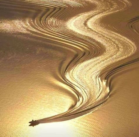 Gold Nature Aesthetic, Golden Hues Aesthetic, Golden River Aesthetic, Gold Waves Aesthetic, Golden Ocean Aesthetic, Cloak And Dagger Art, Smokey Eye For Brown Eyes, Mood Images, Free Hd Wallpapers