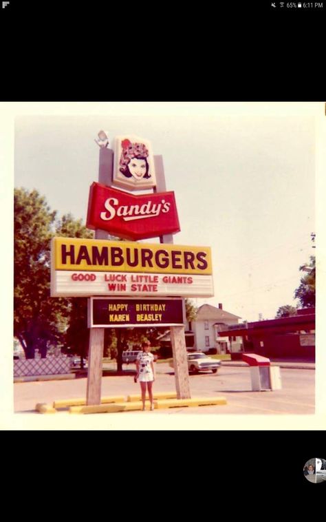 Burger Chef, Chef Restaurant, Food Burger, Kids Meal, Scary Clown, Vintage Restaurant, Creepy Clown, Old Signs, Vintage Memory