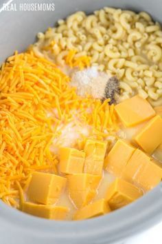 Best Mac And Cheese Recipe Easy, Crockpot Mac And Cheese Recipe, Crock Pot Mac And Cheese, Crockpot Mac N Cheese Recipe, Velveeta Mac And Cheese, Crock Pot Mac, Crockpot Side Dishes, Pot Mac And Cheese, Best Mac N Cheese Recipe