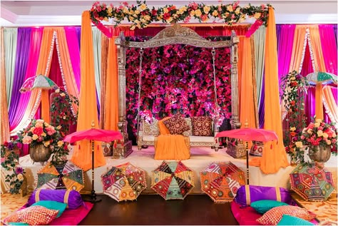 Pakistani Wedding Decoration Mehndi, Pakistani Wedding Events, Punjabi Jaggo Decoration, Punjabi Jago Decorations, Mendhi Decor Ideas, Mehndi Stage Decoration Pakistani, Mehendi Stage Decoration, Jago Decorations, Pakistani Wedding Ideas