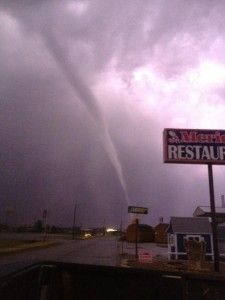 May 25, 2012 Tornado just south of Russell, KS. Narrowly avoided Russell but a home was leveled to the basement and another home was destroyed with resident receiving injuries. No deaths were reported. Kansas Tornado, Tornado Pictures, Oklahoma Tornado, Life Is Strange Wallpaper, Tornado Alley, State Of Kansas, Storm Chasing, Storm Photography, Wild Weather