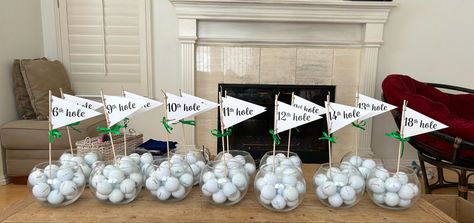 Golf Balloon Centerpieces, 50th Birthday Golf Theme, Golf Centerpieces For Tables, Golf Theme Centerpieces, Golf Centerpieces, Golf Baby Showers, Golf Theme Party, Baby Shower Table Centerpieces, Golf Party Decorations