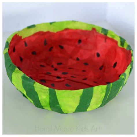 Paper watermelon bowl craft (via http://handmadekidsart.com/fun-paper-crafts/) Easy Crafts With Paper, Watermelon Craft, Bowl Craft, Crafts With Paper, Watermelon Bowl, Watermelon Crafts, Kids Lab, Paper Bowl, Green Tissue Paper