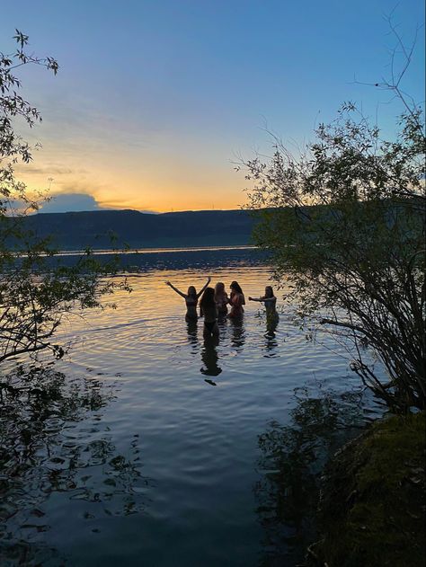 Friends Sunset, Spring Camping, Camping Aesthetic, Summer Goals, Summer Plans, Clothes And Shoes, Shoes And Boots, Summer Bucket Lists, Summer Bucket