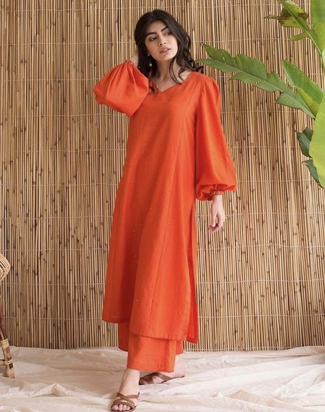 Pakistani Attire, Suit Blouse, Fire Orange, Pakistani Fashion Casual, Summer Escape, Pakistani Fancy Dresses, Pakistani Dresses Casual, Salwar Kamiz, Summer Lawn