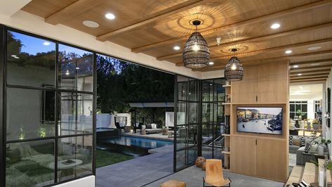 Justin Bieber House, House In Beverly Hills, Justin And Hailey Bieber, Beverly Park, Justin And Hailey, Beverly Hills Mansion, Beverly Hills Houses, Pool Cabana, Million Dollar Homes