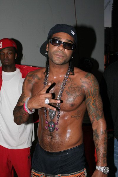 this is why chrissy trips i would too!!! Jim Jones Rapper, Rapper Fashion, Jim Jones, V Lines, Chocolate Men, Hip Hop Jewelry, Rappers, Eye Candy, Rap