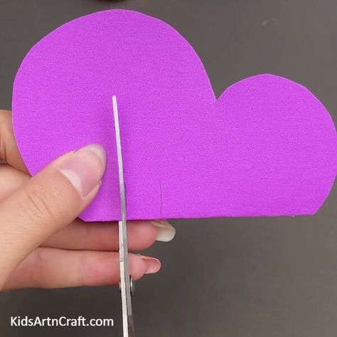 Cute Butterfly Lollipop Packing Ideas For Beginners Check more at https://www.kidsartncraft.com/butterfly-lollipop-tutorial/ Butterfly Lollipop, Packing Ideas, Cute Butterfly, Lollipop, Quick Saves