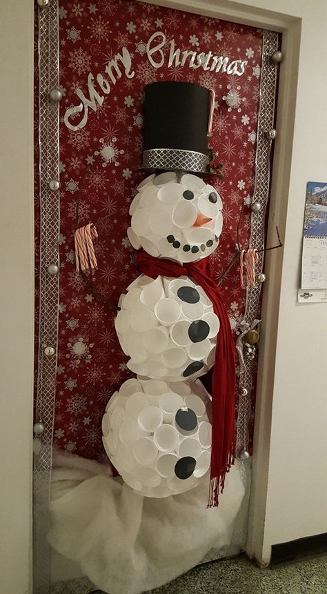 Door Decoration Christmas Contest, Door Designs For Christmas, Christmas Door Competition Ideas, Red Christmas Door Decoration, Door Decoration Contest Christmas, School Christmas Door Ideas, Door Decor Christmas Contest, Christmas Door Diy, Best Christmas Door Decorating Contest