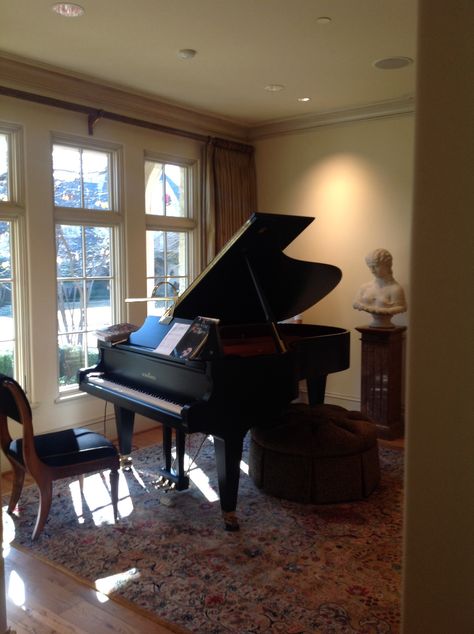 Grand Piano In House, Grand Piano Small Room, Piano Studio Room, Music Room With Grand Piano, Grand Piano Aesthetic, Grand Piano Decor, Music Room Grand Piano, Grand Piano Living Room, Grand Piano Room