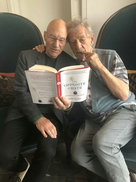 Patrick Stewart & Ian McKellen X Man Cast, Marvel Bts, X Men Funny, Sir Ian Mckellen, Superhero Images, Funny Marvel, Professor X, Ian Mckellen, Patrick Stewart