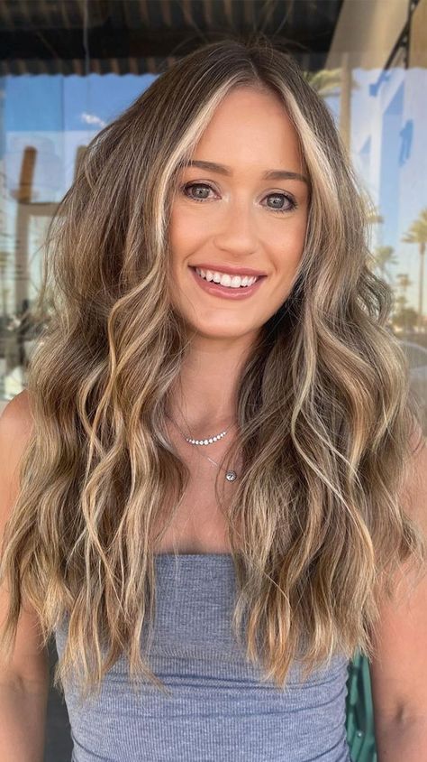 Dark Blonde With Highlights And Money Piece, Light Brown Hair Blonde Front Pieces, Money Pieces With Highlights, Brunette With Money Piece And Highlights, Light Brown Hair With Money Piece, Blonde Money Piece Hair, Money Piece Hair Brunette, Bronde Haircolor With Money Pieces, Money Peice