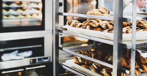 Bakery Food Truck Interior, Food Truck Bakery Ideas, Bakery Truck Ideas, Mobile Bakery Ideas, Bakery Food Truck Ideas, Bakery Food Truck, Food Truck Bakery, Bakery Truck, Mobile Bakery