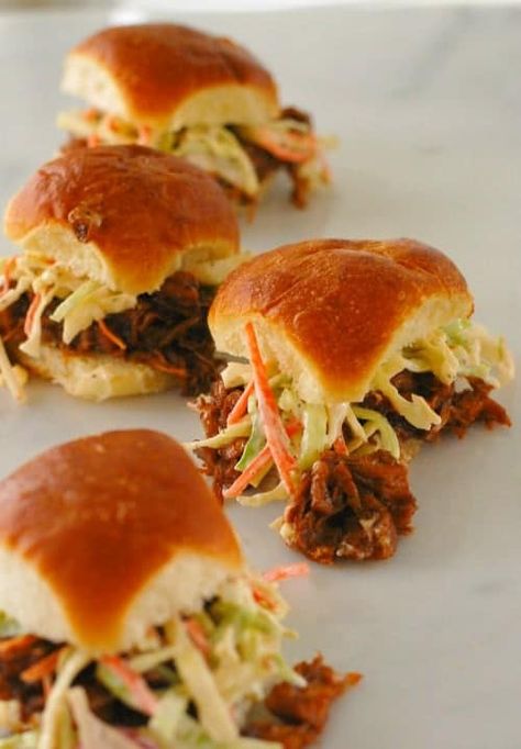 Pulled Bbq Pork, Jackfruit Sliders, Jackfruit Pulled Pork, Bbq Sliders, Jackfruit Sandwich, Bbq Pulled Pork Sandwiches, Desi Recipes, Jack Fruit, Bbq Jackfruit