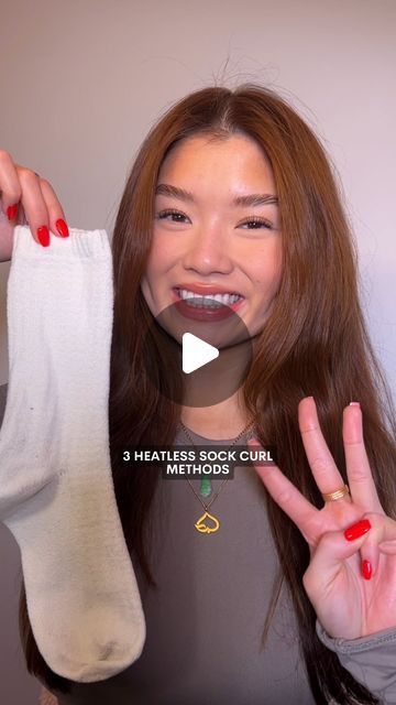 Alxandra on Instagram: "3 DIFFERENT WAYS TO CURL YOUR HAIR WITH 🧦 SOCKS 🧦  #heatlesscurls #overnightcurls #sockcurls #heatlesshair #hairtutorial #hair #hairtrends" Heatless Ways To Curl Your Hair, How To Do Heatless Curls Overnight Diy, Easy Curls For Long Hair Overnight, Heatless Curls Overnight Sock Tutorial, Heatless Curls With Wet Hair, How To Curl Your Hair With Braids, Curly Sock Hair, How To Put Curls In Your Hair, Curly Hair Using Socks