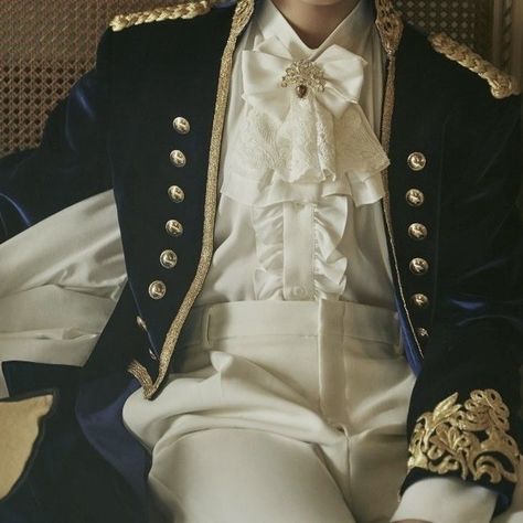 Enhypen Details, Victorian Men, Prince Clothes, Royal Clothes, Royal Core, Aesthetic Outfits Men, Royalty Aesthetic, Royal Aesthetic, Royal Clothing