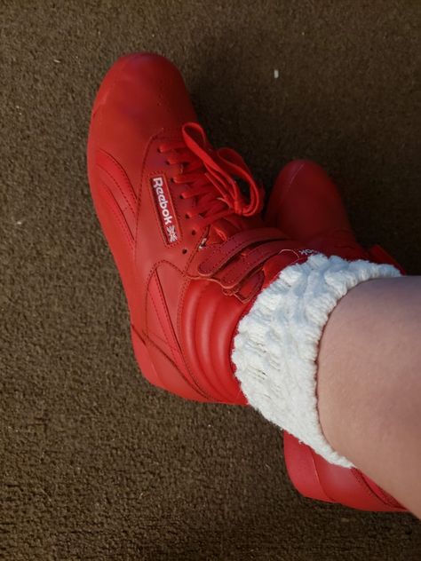 Reebok F/S HI Spirit Sneaker, Excellent red/White, 9 M US Reebok Classic High Tops, 80s Sneakers, Red Reebok, Reebok Freestyle, Slouch Socks, Blouse Models, 1980s Fashion, Reebok Shoes, Reebok Classic