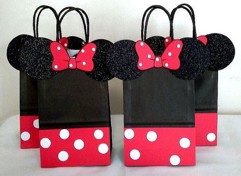 Minnie Mouse Loot Bag Ideas, Mickey And Minnie Mouse Birthday, Loot Bag Ideas, Minnie Mouse Party Favor, Mickey Mouse Classroom, Minnie Mouse Birthday Theme, Butterfly Baby Shower Theme, Minnie Mouse Birthday Party Decorations, Minnie Mouse Birthday Decorations