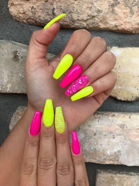 Acrylic Nails Neon, Yellow And Pink Nails, Ongles Bling Bling, Summer Nails Neon, Bright Summer Acrylic Nails, Fluorescent Nails, Occasion Nails, Neon Yellow Nails, Neon Acrylic Nails