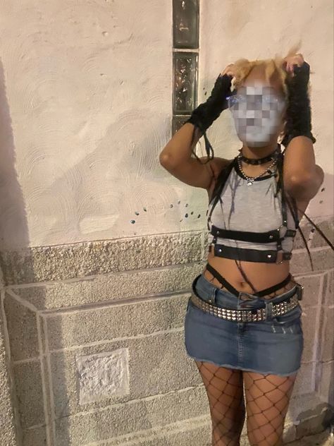 Mini Skirt Fishnets Outfit, Jean Skirt Outfits Baddie, Fishnet Gloves Outfit, Fishnet Outfit Baddie, Skirt And Fishnets Outfit, Skirt With Fishnets Outfit, Fishnets And Jeans, Jeans With Fishnets, Skirt With Fishnets