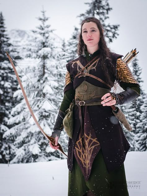 Royal Elf Clothes, Wood Elf Armor, Elf Adventurer Outfit, Wood Elf Clothing, Nature Elf Outfit, Elf Outfit Women Warriors, Elvin Clothes, Wood Elf Outfit, Wood Elf Cosplay