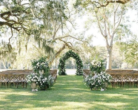 Wedding Sparrow on Instagram: “CEREMONY FLORAL ARCH OF DREAMS! LOVING THIS LOUISIANA WEDDING SET UP PHOTOGRAPHED BY @GREERGATTUSO FULL OF GREENERY AND WHITE BLOOMS. SUCH…” Louisiana Wedding Venues, La Wedding Venues, Garden Wedding Venues, Louisiana Wedding, Romantic Backdrop, Wedding Sparrow, Garden Weddings, Garden Wedding Venue, Inexpensive Wedding Venues