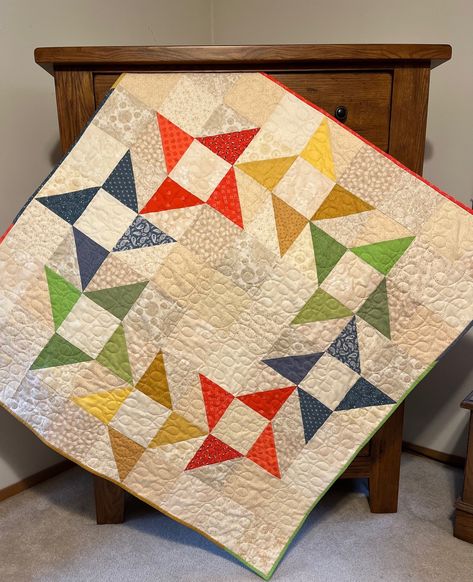 Easy Friendship Wreath Quilt Pattern 4 Fabric Quilt Pattern Ideas, Friendship Star Quilt Pattern Free, Friendship Quilt Pattern, Friendship Star Quilt Pattern, Simple Quilt Block Patterns, Hst Quilt Patterns, Friendship Wreath, Wreath Quilt Pattern, Friendship Quilts