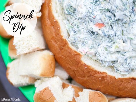 Lipton Soup Spinach Dip #lipton #souperdupermeals #spinachdip #veggiedip #hawaiianbread #appetizer #gatheredinthekitchen Soup Spinach, Best Spinach Dip, Spinach Artichoke Dip Easy, Hawaiian Sweet Breads, Lipton Soup, Hawaiian Bread, Lemon Poppyseed Bread, Spinach Dip Recipe, Vegetable Dip