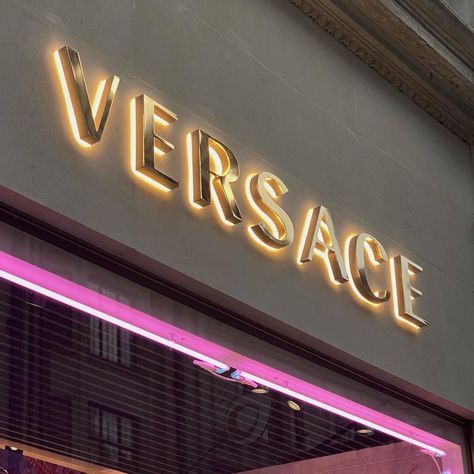 Versace Aesthetic Logo, Versace Store Aesthetic, Brand Logo Aesthetic, Vintage Versace Aesthetic, Versace Aesthetic, Brands Aesthetic, Versace Store, Business Signs Outdoor, Fashion Mark