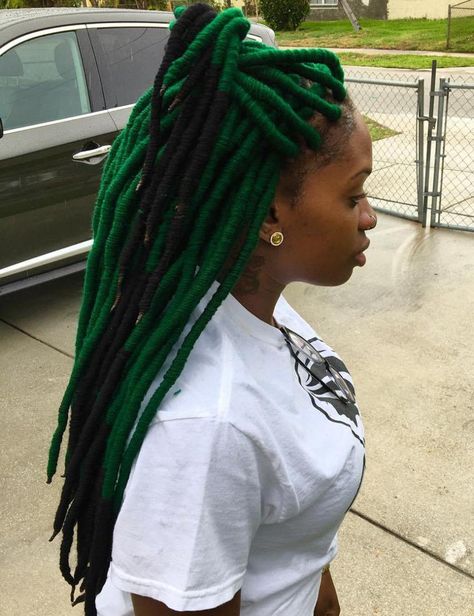 Green Yarn Locs Yarn Faux Locs, Yarn Braids Styles, Yarn Locs, Yarn Dreads, Rasta Dreads, Foam Rollers Hair, Hair Yarn, Yarn Braids, Wool Dreads