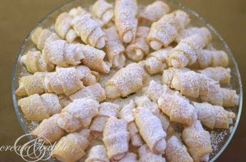 Cannoli Bites Recipe, Lady Locks Recipe, Italian Christmas Bread, Wedding Cookie Table, Lady Locks, Hp Sauce, Italian Cookie Recipes, Wedding Cookie, Cookie Exchange Party